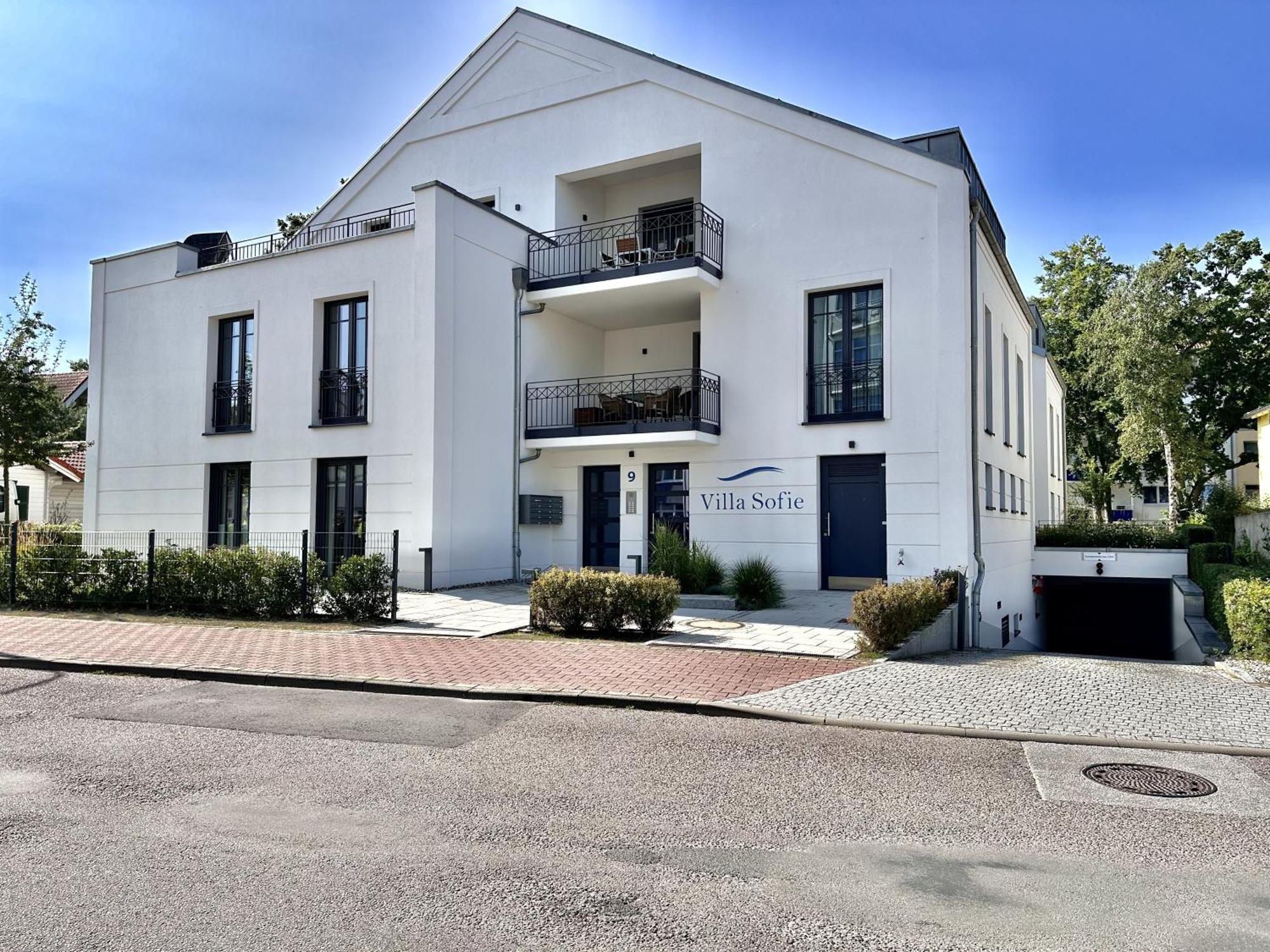 Strandlaeufer In Der Sofie * Ostseebad Binz